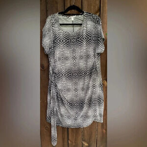 3X Maria Gabrielle Black & White Faux Wrap Dress Preloved great condition.